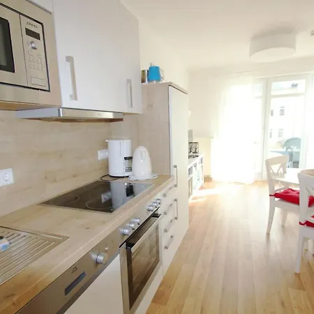 Terrasse, Gratis Nutzung Vom Ahoi Erlebnisbad Und Sauna In Sellin - Meeresblick 32 Apartment