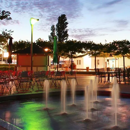 Terrasse, Gratis Nutzung Vom Ahoi Erlebnisbad Und Sauna In Sellin - Meeresblick 32 Appartement Goehren (Ruegen)